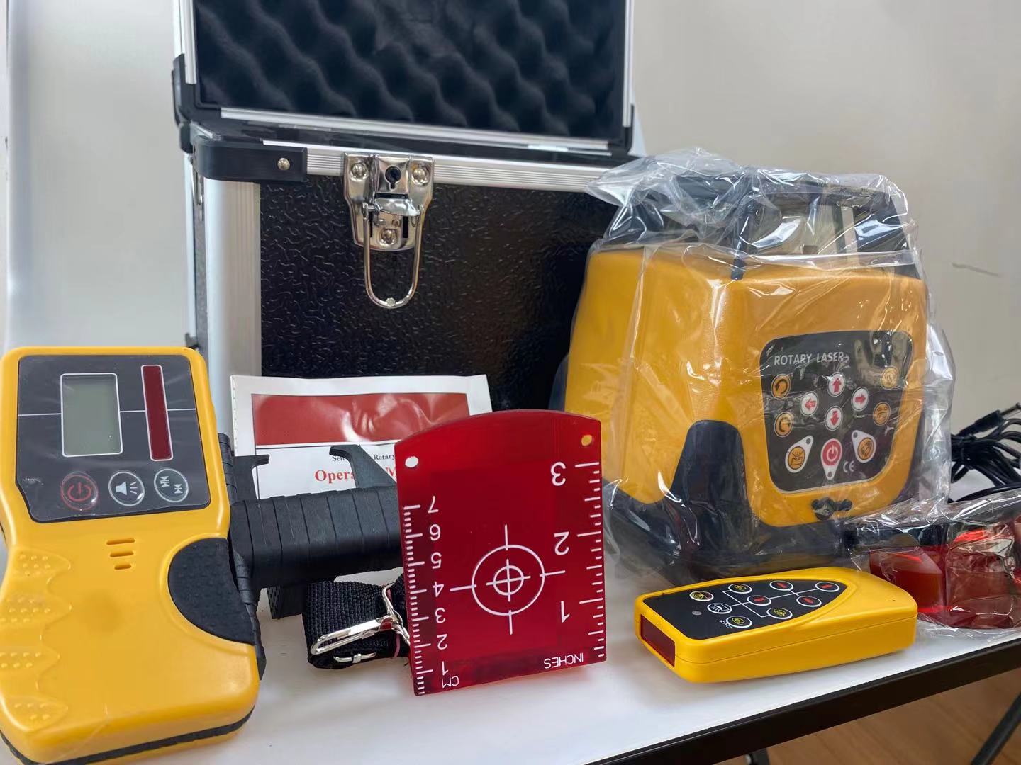고정밀 자동 전자식 수평 조절 기능이 있는 360도 회 - Rotary Laser Level 500M Range 리뷰 및 가격